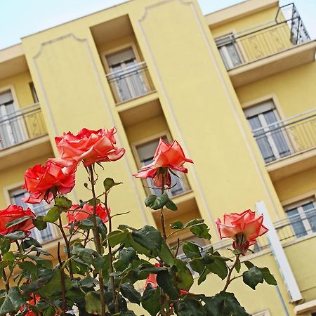 Hotel Villa Aurora Bellaria-Igea Marina Bagian luar foto