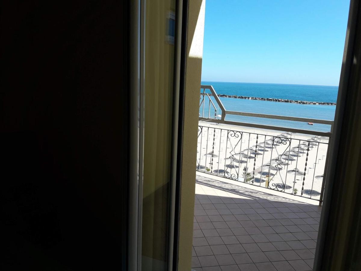 Hotel Villa Aurora Bellaria-Igea Marina Bagian luar foto
