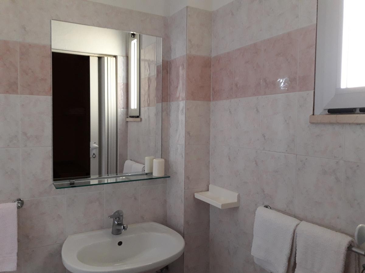 Hotel Villa Aurora Bellaria-Igea Marina Bagian luar foto