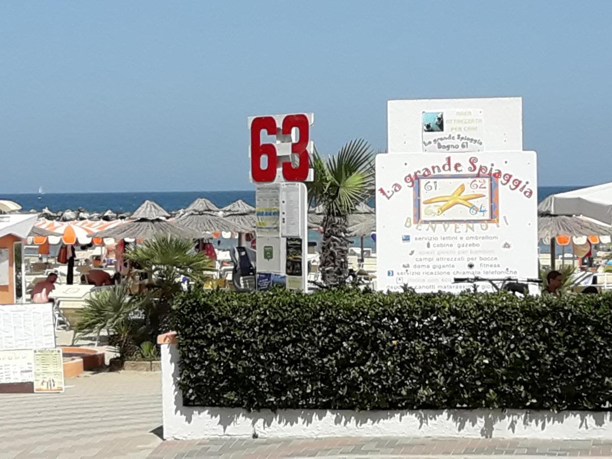 Hotel Villa Aurora Bellaria-Igea Marina Bagian luar foto